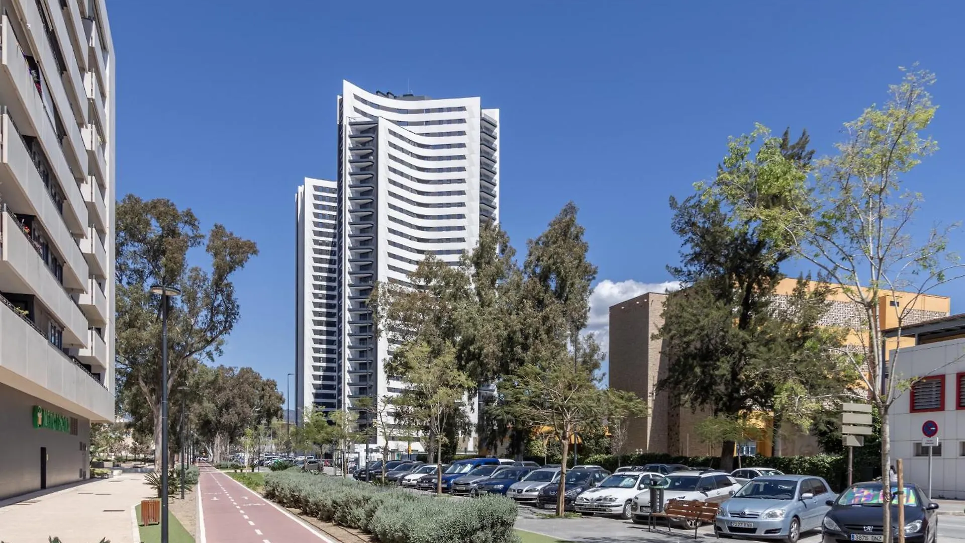 Apartament Malaga Skyline 2 Pool & Parking Free 0*,