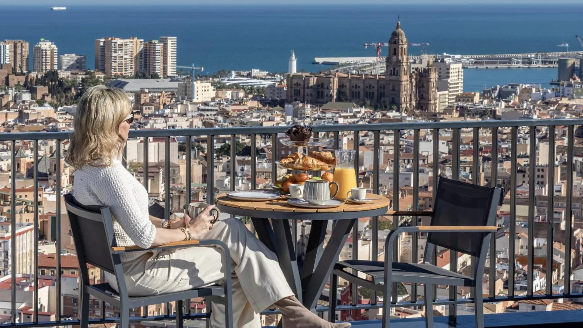 Apartament Malaga Skyline 2 Pool & Parking Free